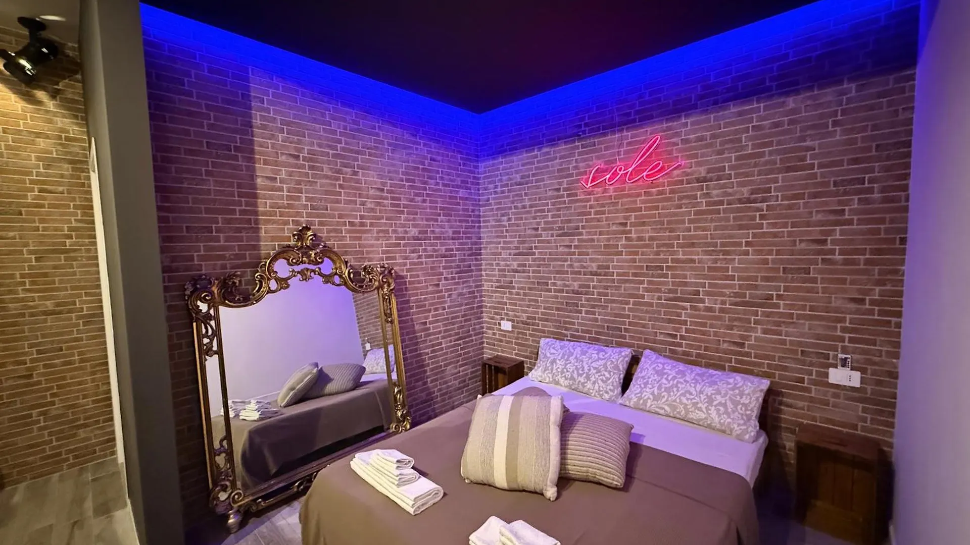 Sole&Luna Boutique Rooms - Bari City Center 0*,