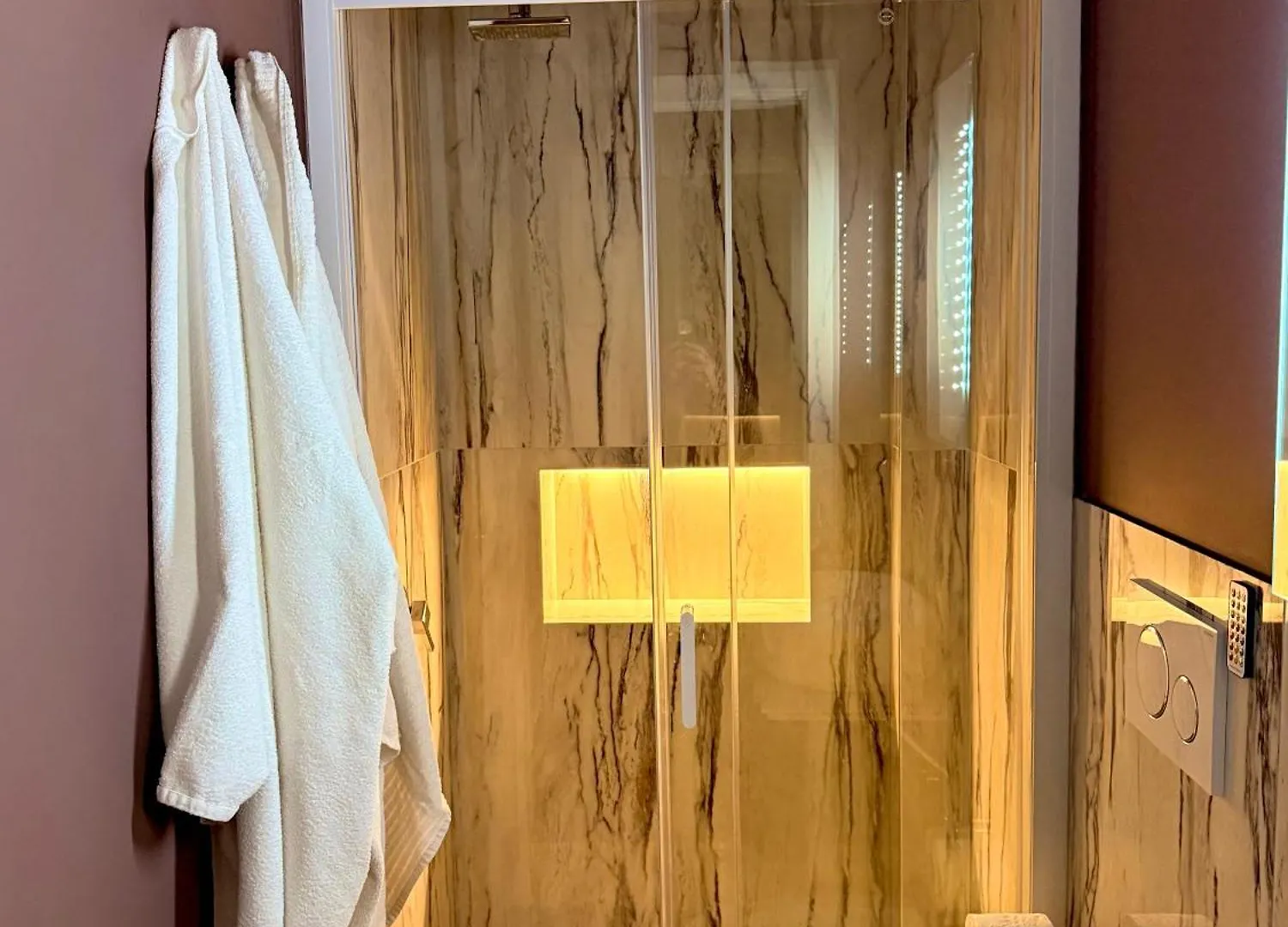 Sole&Luna Boutique Rooms - Bari City Center Apartment